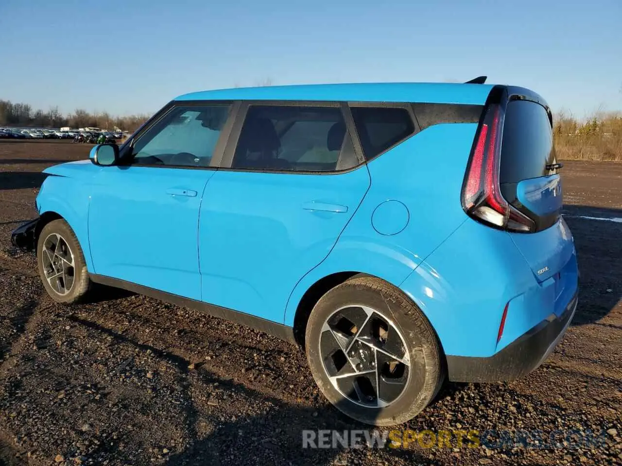2 fotografías del automóvil dañado KNDJ33AU4R7221331 KIA SOUL 2024