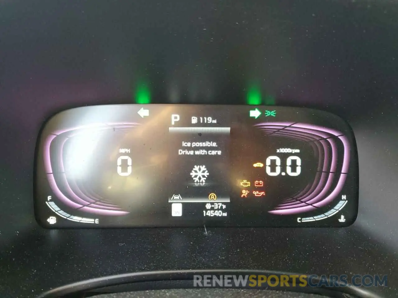 9 fotografías del automóvil dañado KNDJ33AU4R7221331 KIA SOUL 2024