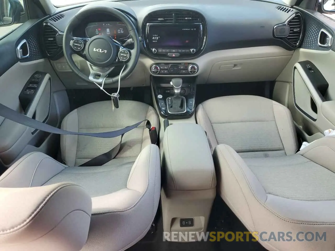8 fotografías del automóvil dañado KNDJ33AU7R7907184 KIA SOUL 2024