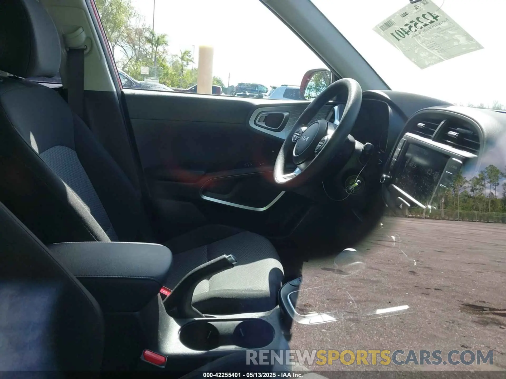 5 fotografías del automóvil dañado KNDJ23AU0S7245537 KIA SOUL 2025