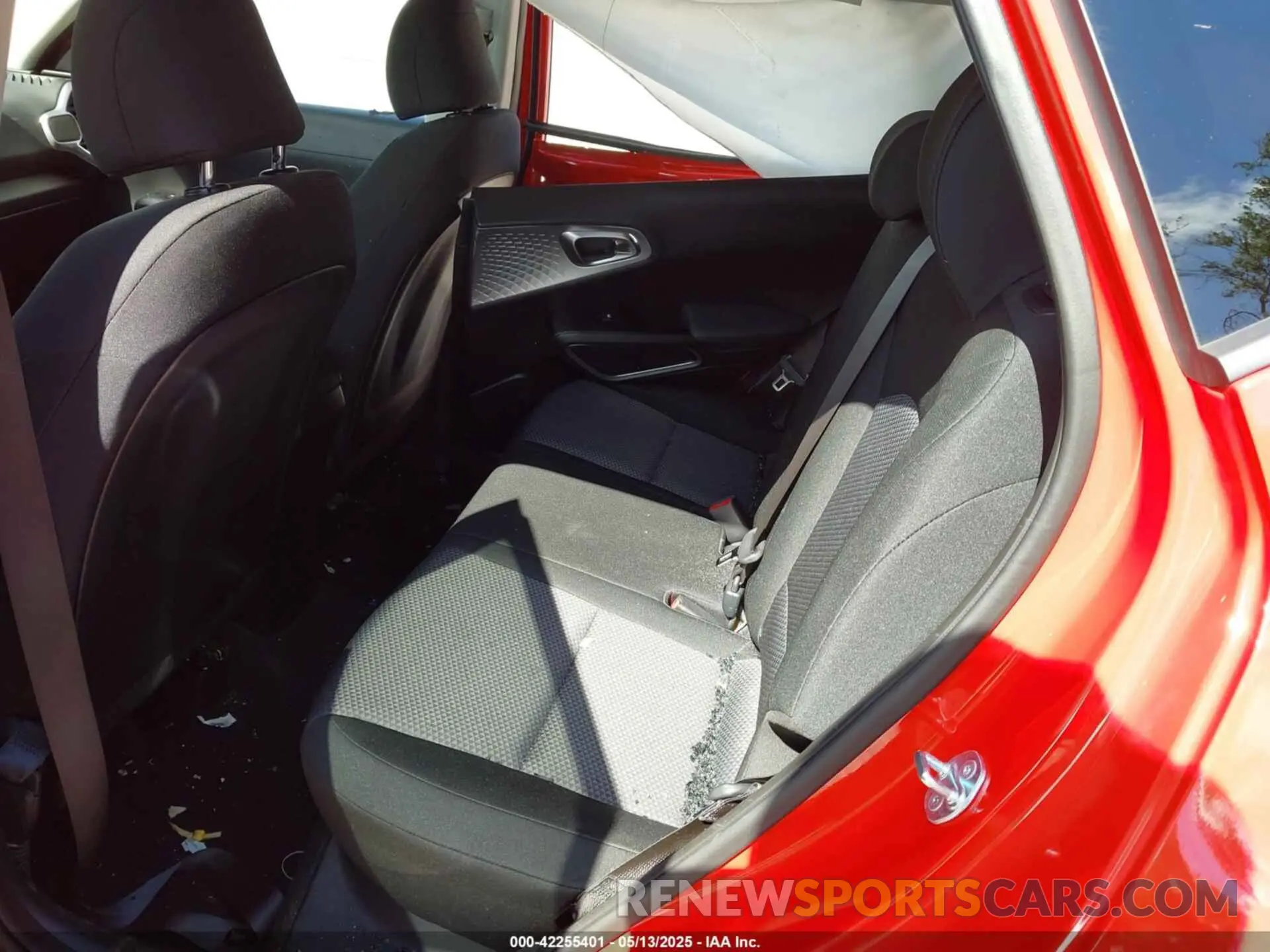 8 fotografías del automóvil dañado KNDJ23AU0S7245537 KIA SOUL 2025