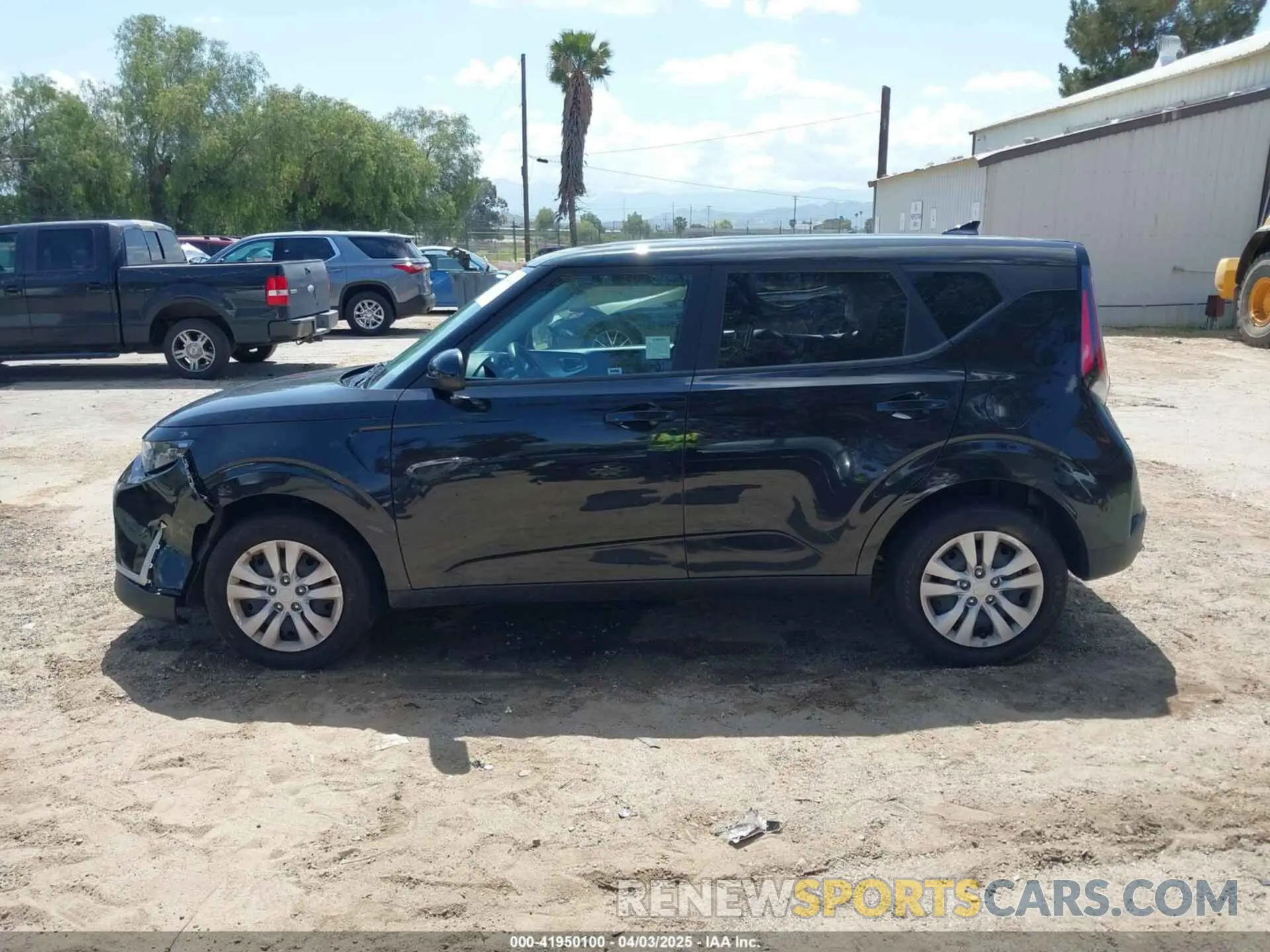 13 fotografías del automóvil dañado KNDJ23AU0S7927656 KIA SOUL 2025