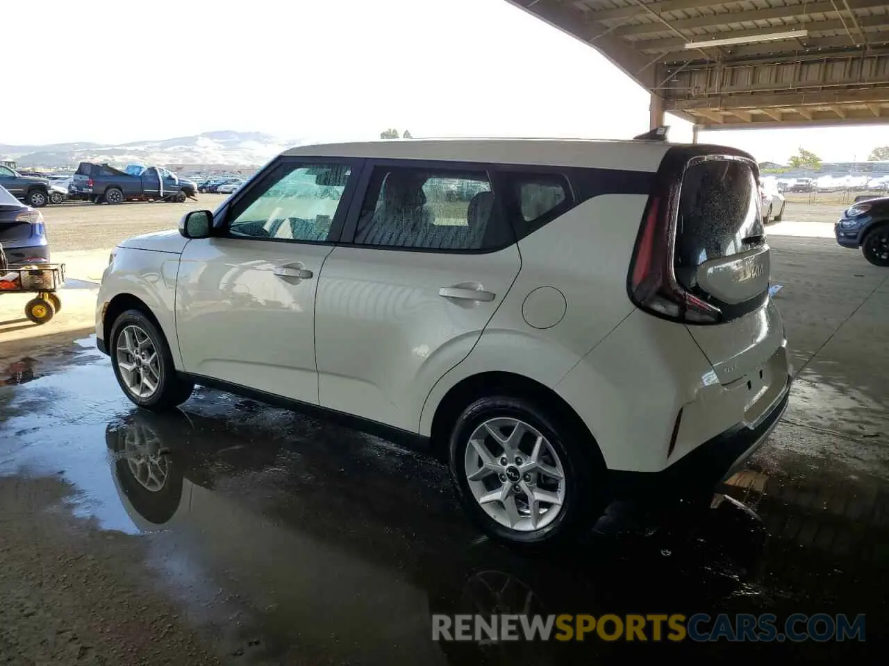 2 fotografías del automóvil dañado KNDJ23AU0S7940715 KIA SOUL 2025