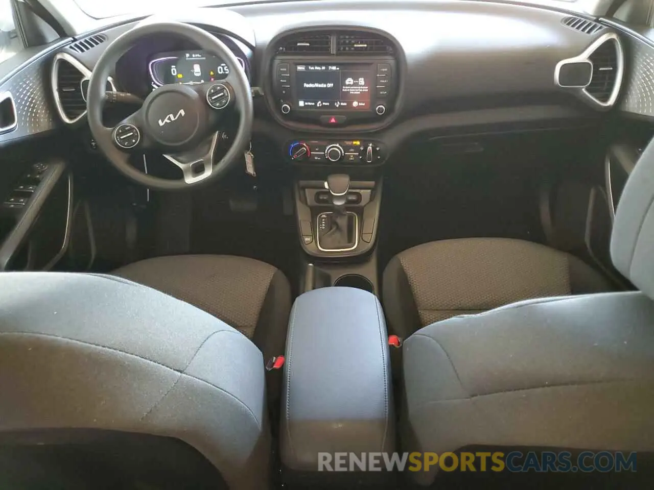 8 fotografías del automóvil dañado KNDJ23AU0S7940715 KIA SOUL 2025