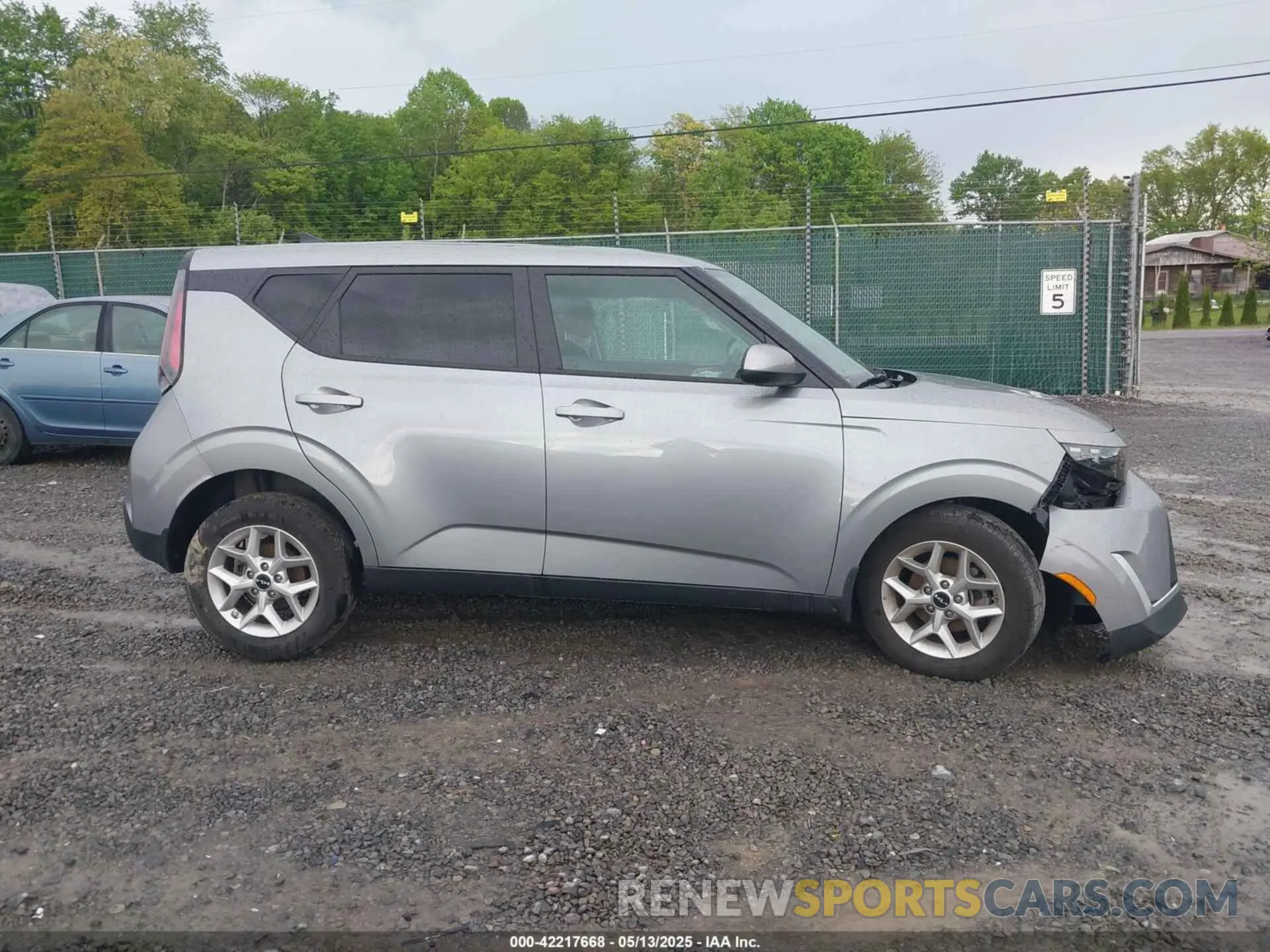 13 fotografías del automóvil dañado KNDJ23AU1S7929304 KIA SOUL 2025
