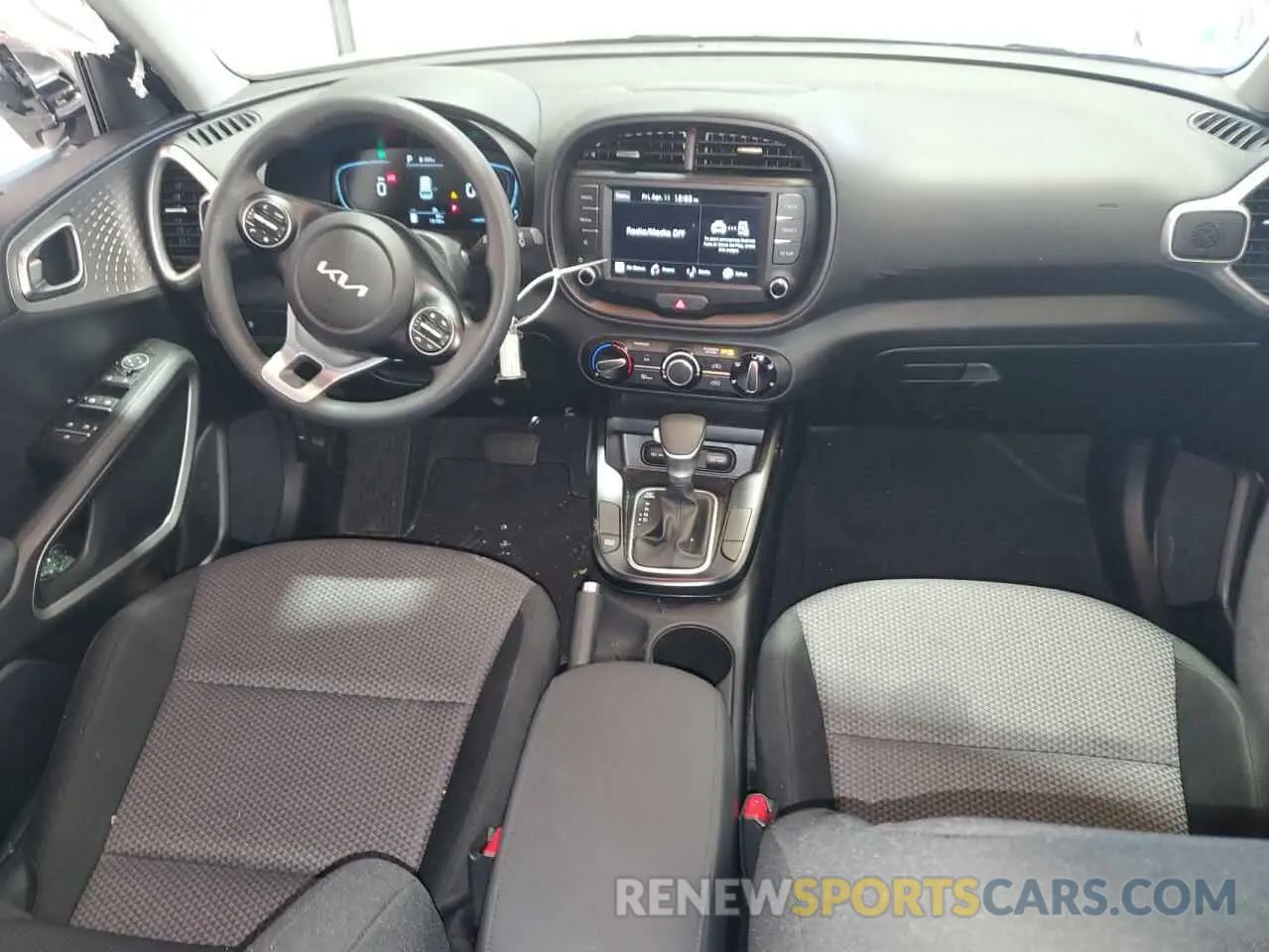 8 fotografías del automóvil dañado KNDJ23AU1S7930985 KIA SOUL 2025