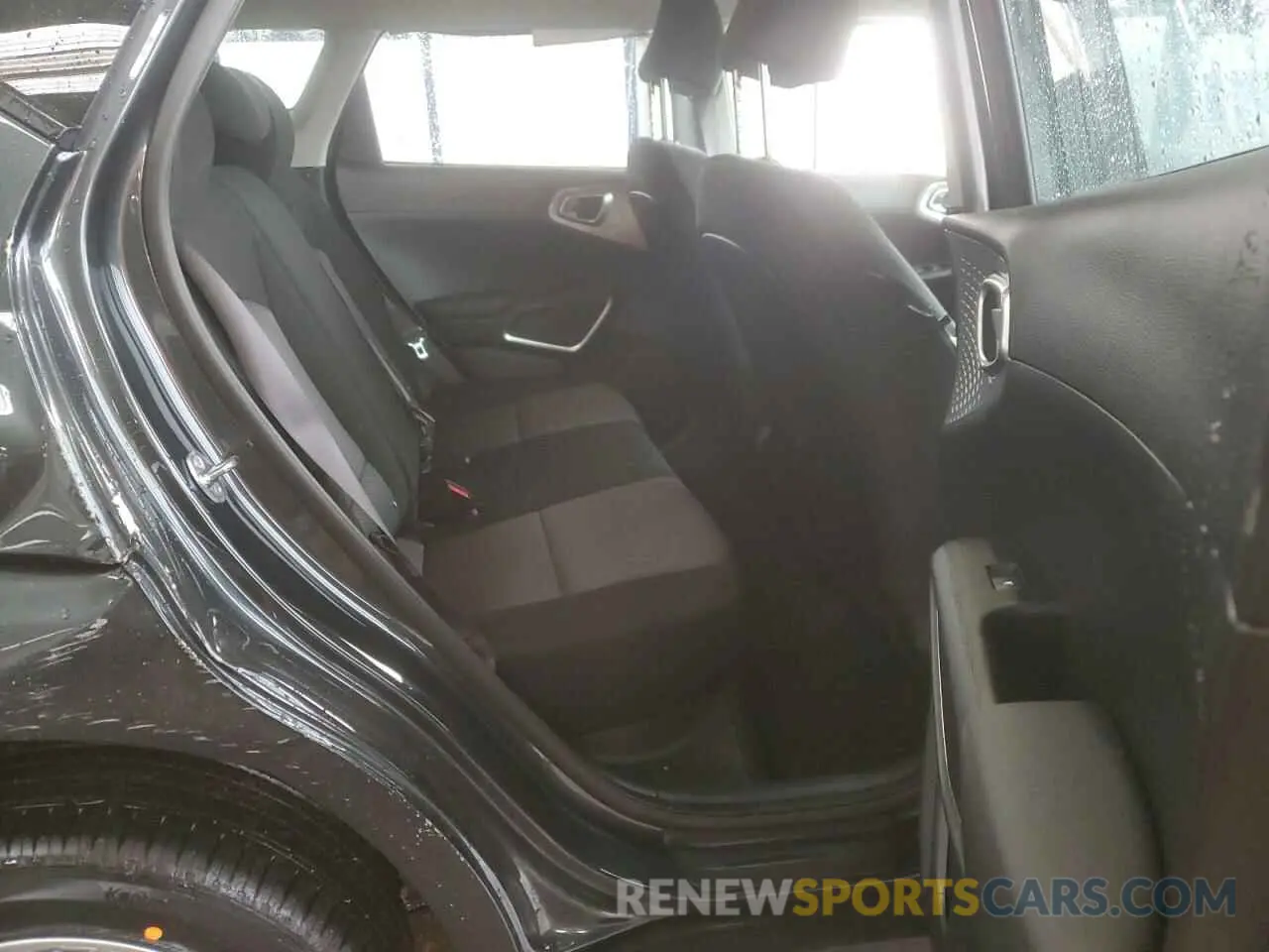 10 fotografías del automóvil dañado KNDJ23AU2S7257883 KIA SOUL 2025