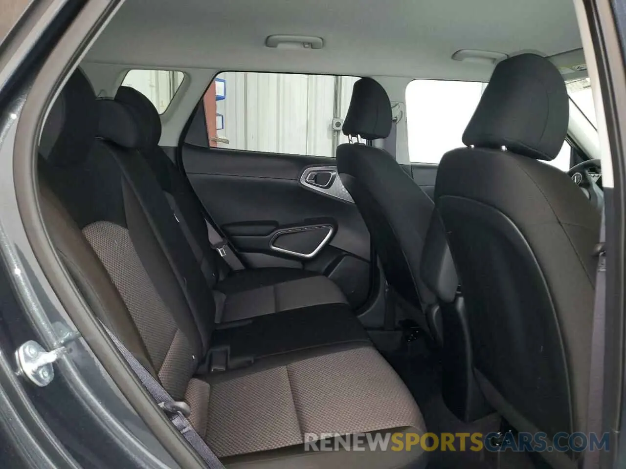 11 fotografías del automóvil dañado KNDJ23AU4S7256444 KIA SOUL 2025