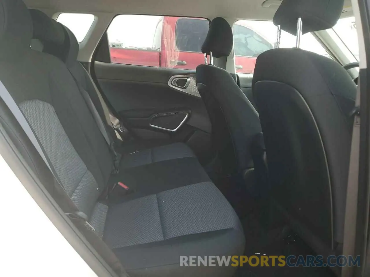 11 fotografías del automóvil dañado KNDJ23AU4S7925196 KIA SOUL 2025