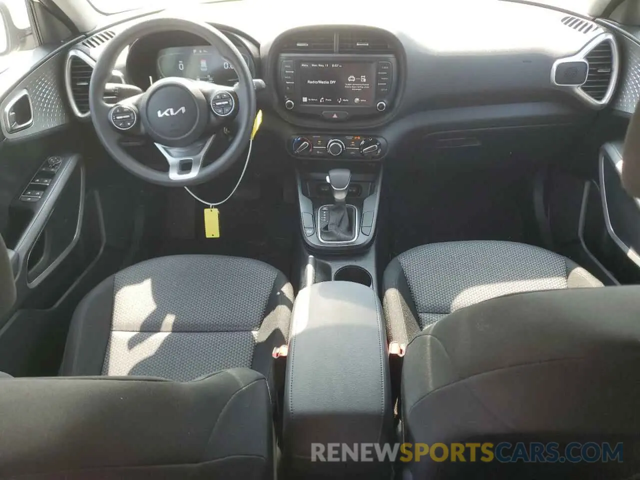 8 fotografías del automóvil dañado KNDJ23AU4S7925196 KIA SOUL 2025
