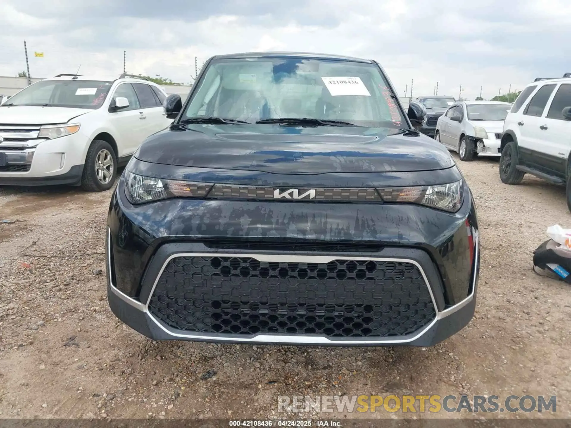 12 fotografías del automóvil dañado KNDJ23AU5S7249180 KIA SOUL 2025