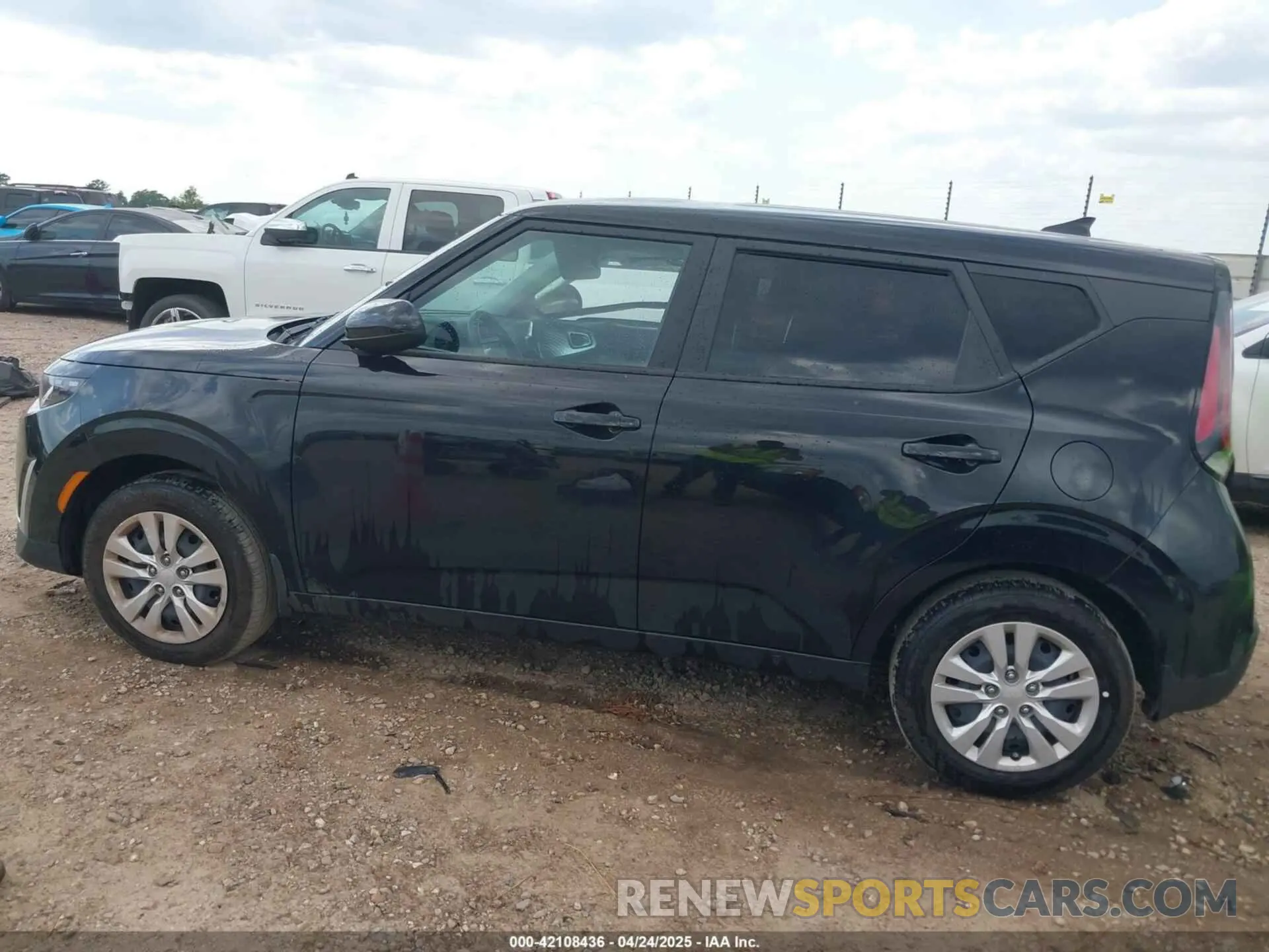 14 fotografías del automóvil dañado KNDJ23AU5S7249180 KIA SOUL 2025