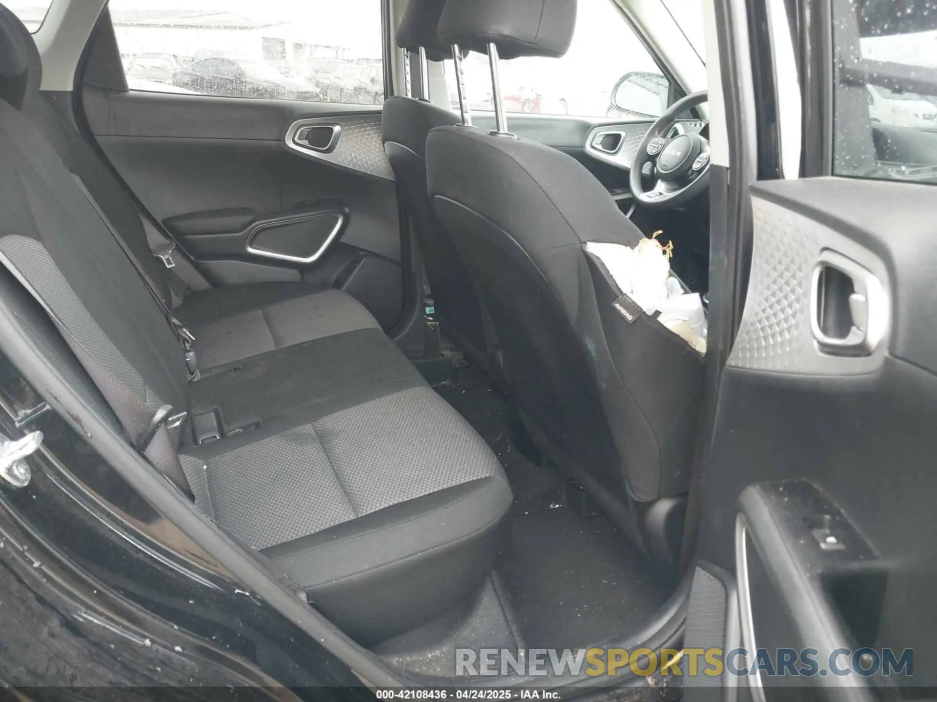 8 fotografías del automóvil dañado KNDJ23AU5S7249180 KIA SOUL 2025