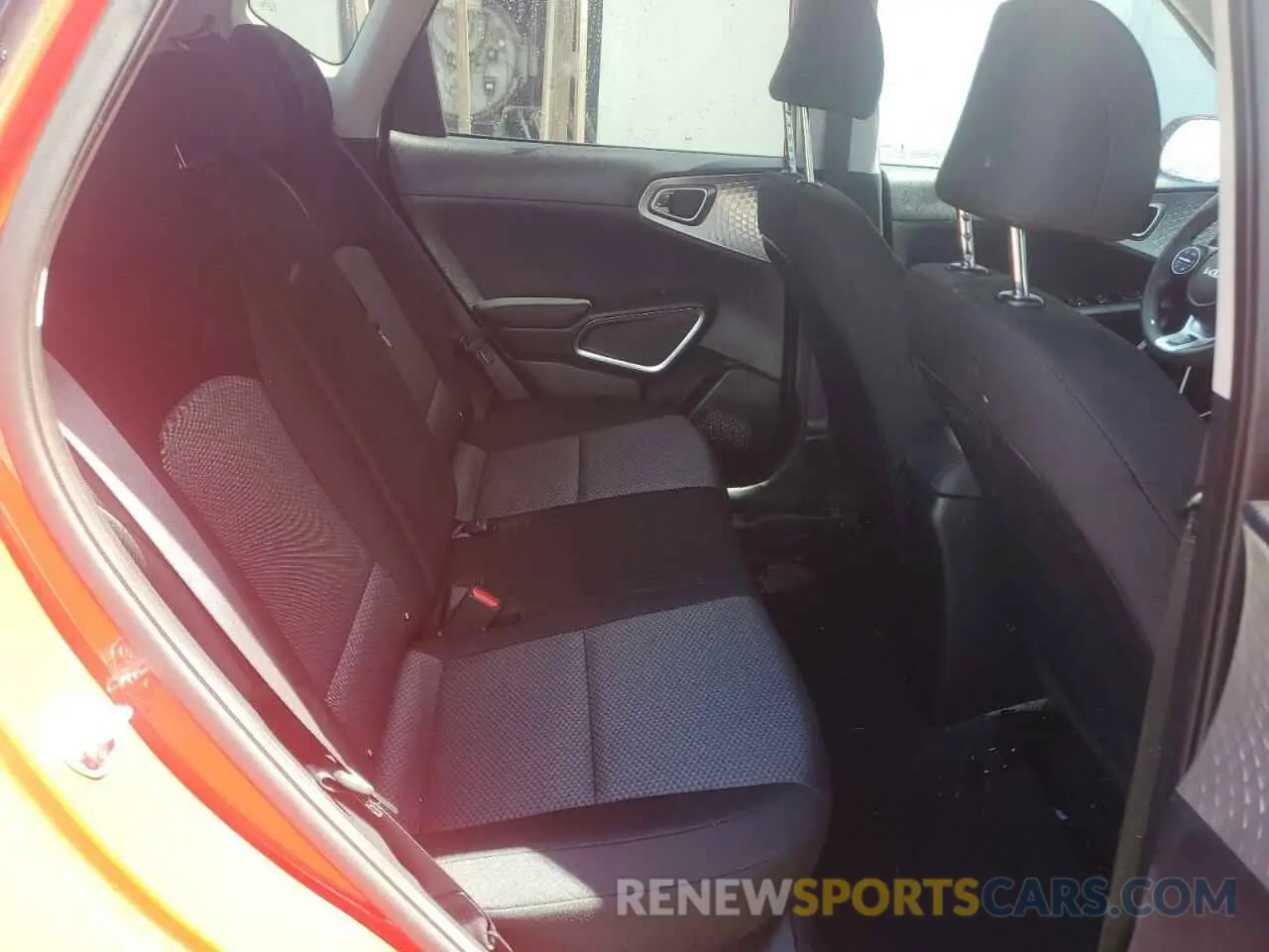 10 fotografías del automóvil dañado KNDJ23AU6S7243002 KIA SOUL 2025