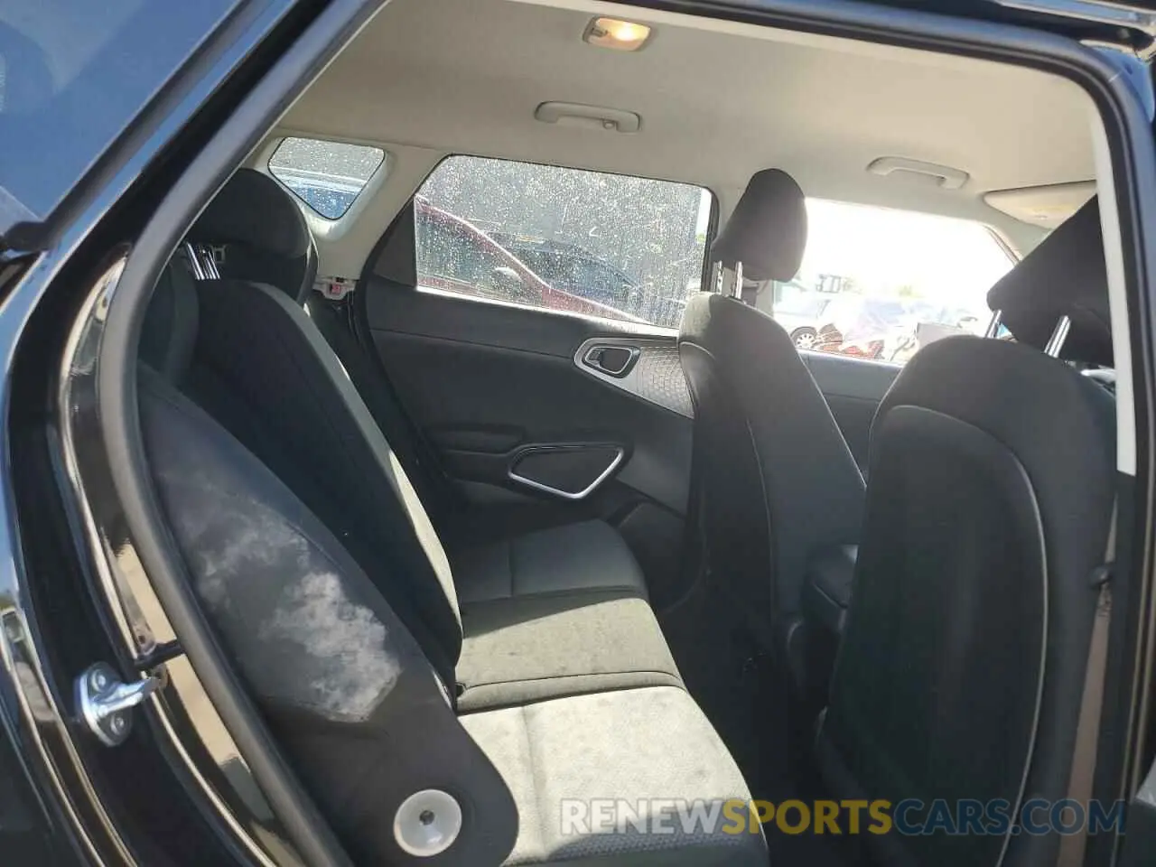 10 fotografías del automóvil dañado KNDJ23AU6S7932991 KIA SOUL 2025