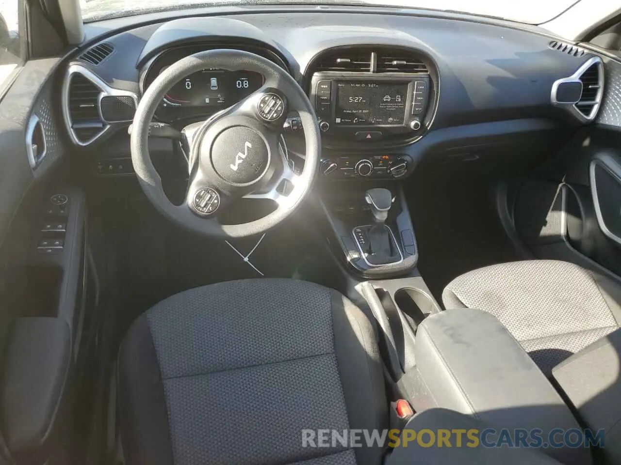 8 fotografías del automóvil dañado KNDJ23AU6S7932991 KIA SOUL 2025