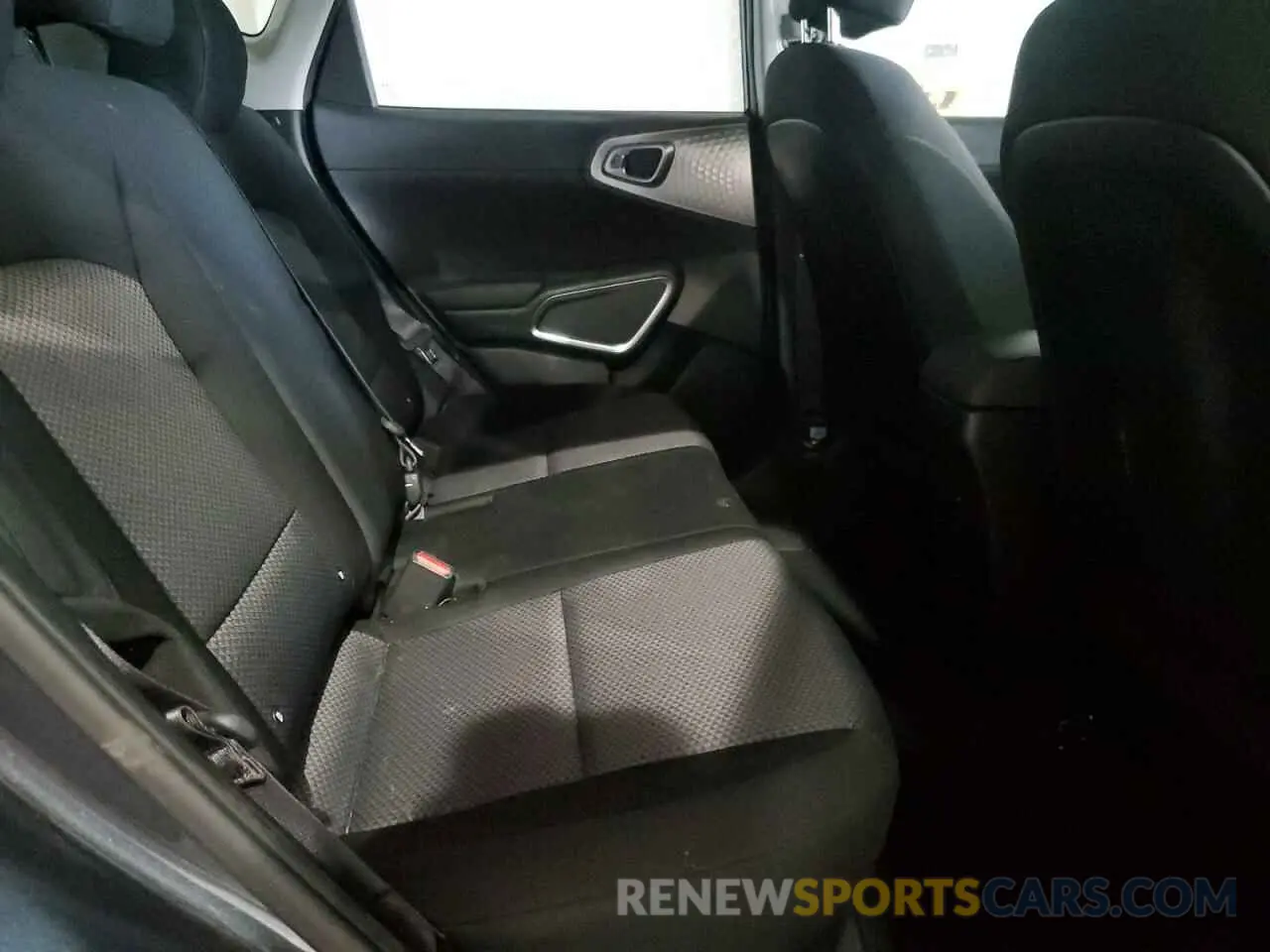 10 fotografías del automóvil dañado KNDJ23AU7S7248502 KIA SOUL 2025