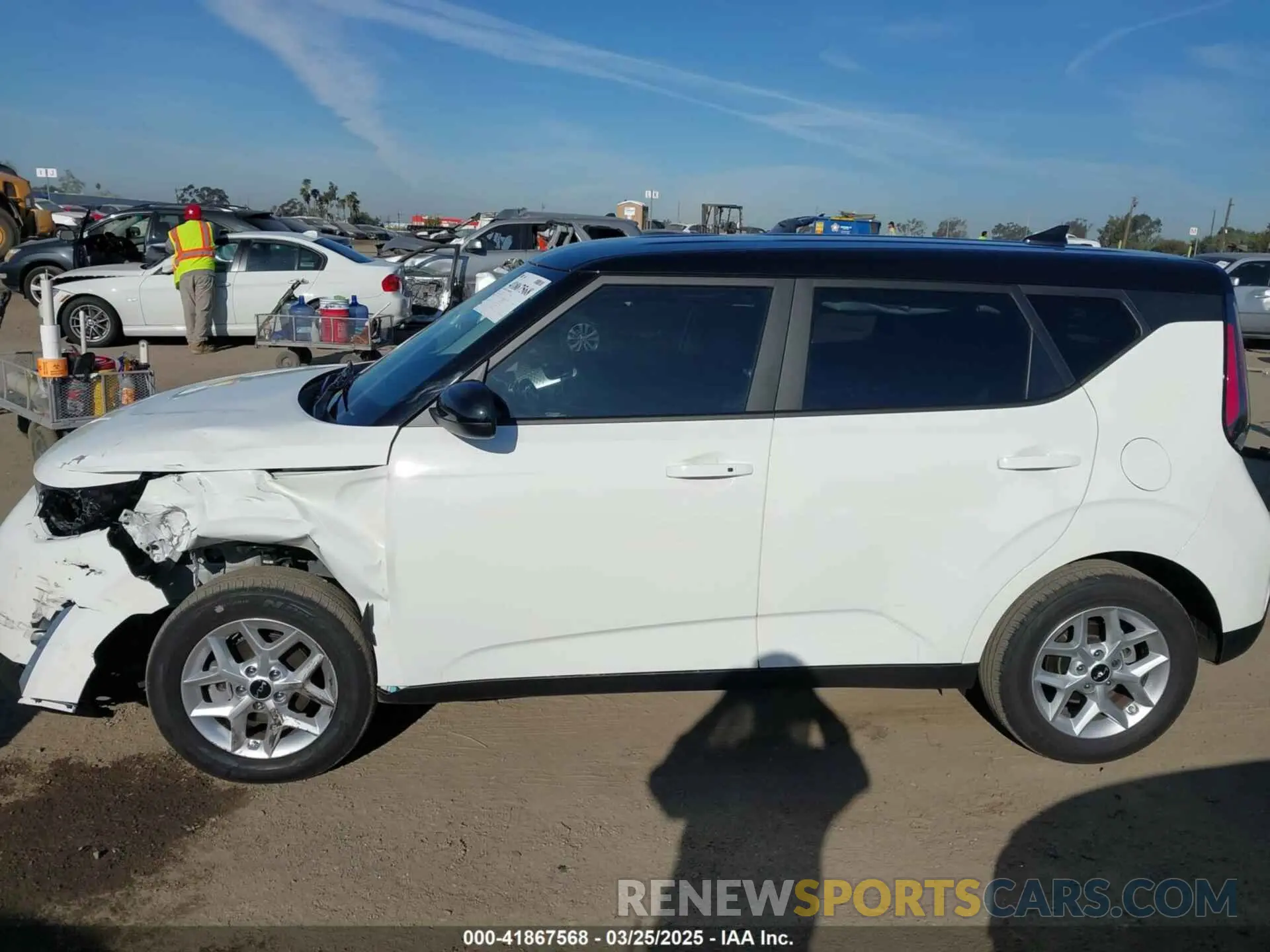 14 fotografías del automóvil dañado KNDJ23AU7S7250749 KIA SOUL 2025