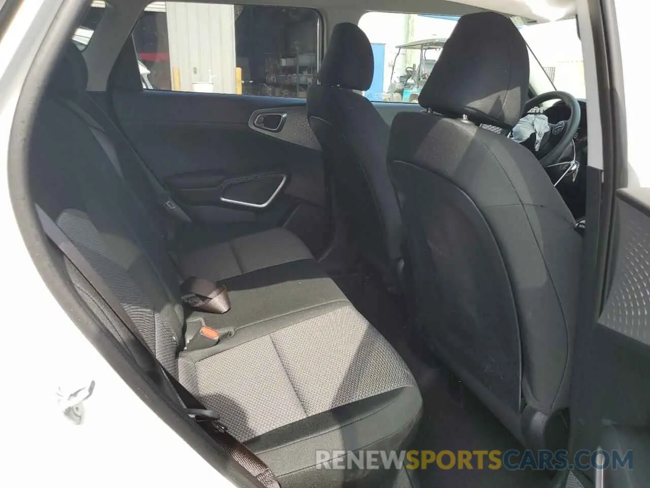 10 fotografías del automóvil dañado KNDJ23AU8S7942311 KIA SOUL 2025
