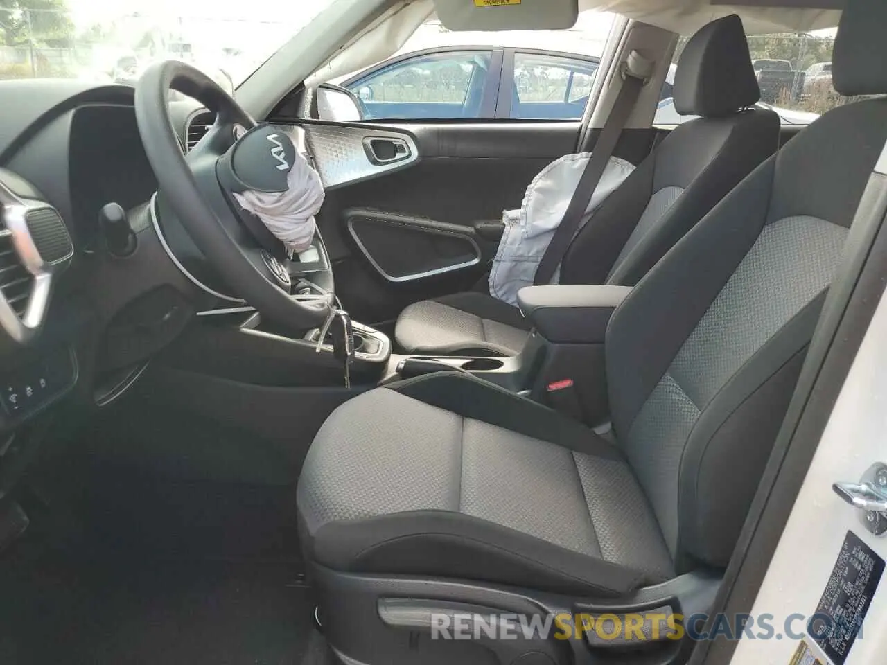 7 fotografías del automóvil dañado KNDJ23AU8S7942311 KIA SOUL 2025