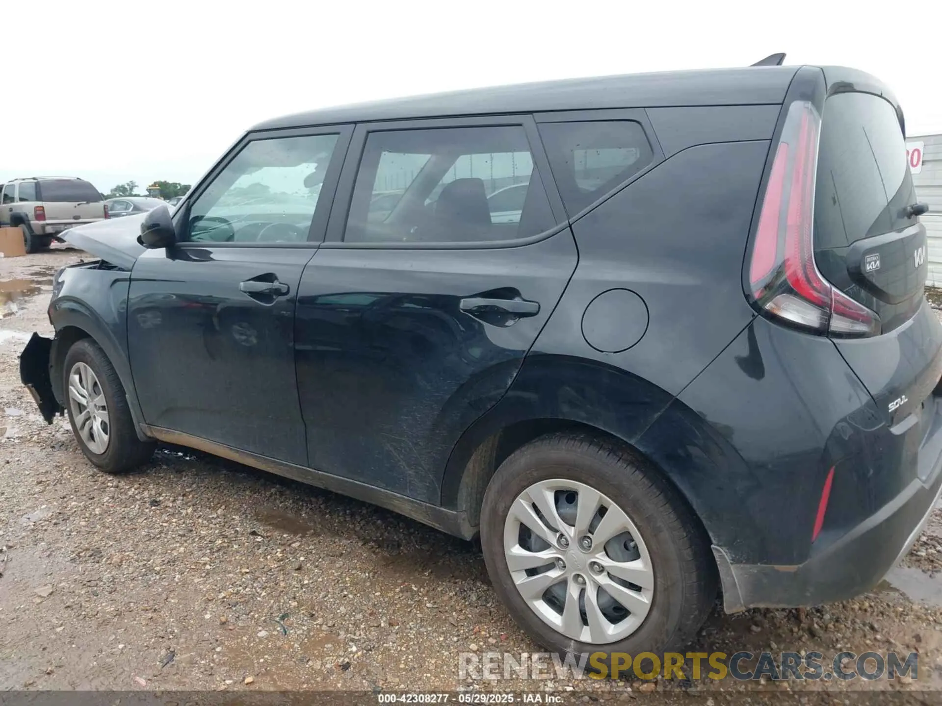 14 fotografías del automóvil dañado KNDJ23AU9S7941376 KIA SOUL 2025