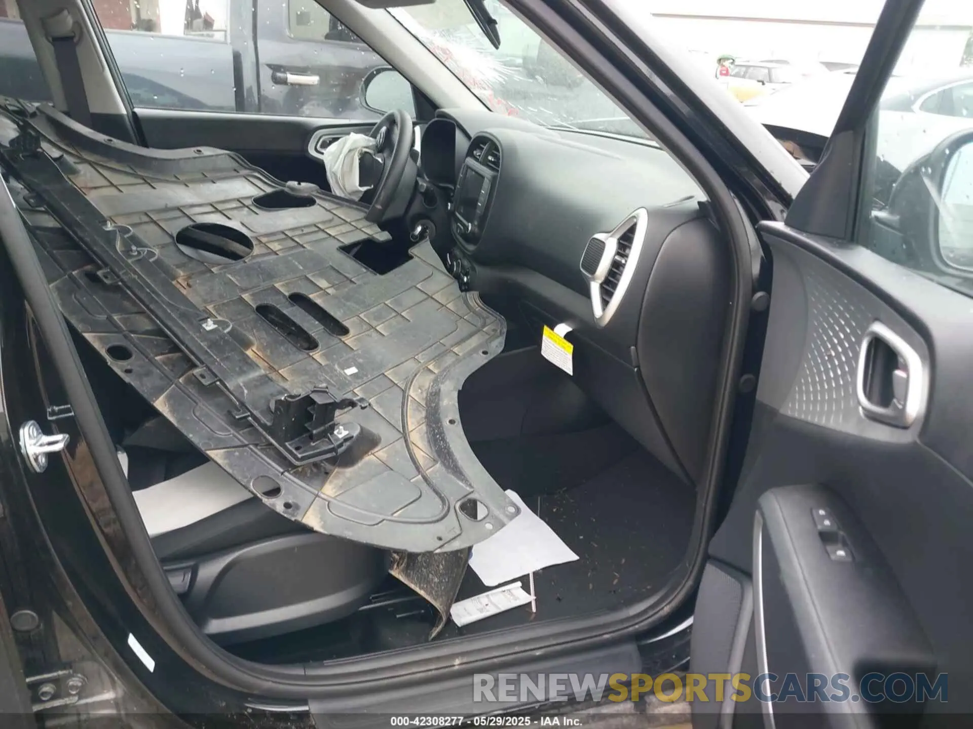 5 fotografías del automóvil dañado KNDJ23AU9S7941376 KIA SOUL 2025