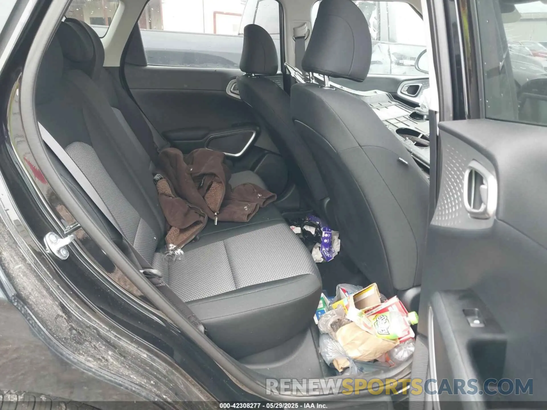 8 fotografías del automóvil dañado KNDJ23AU9S7941376 KIA SOUL 2025