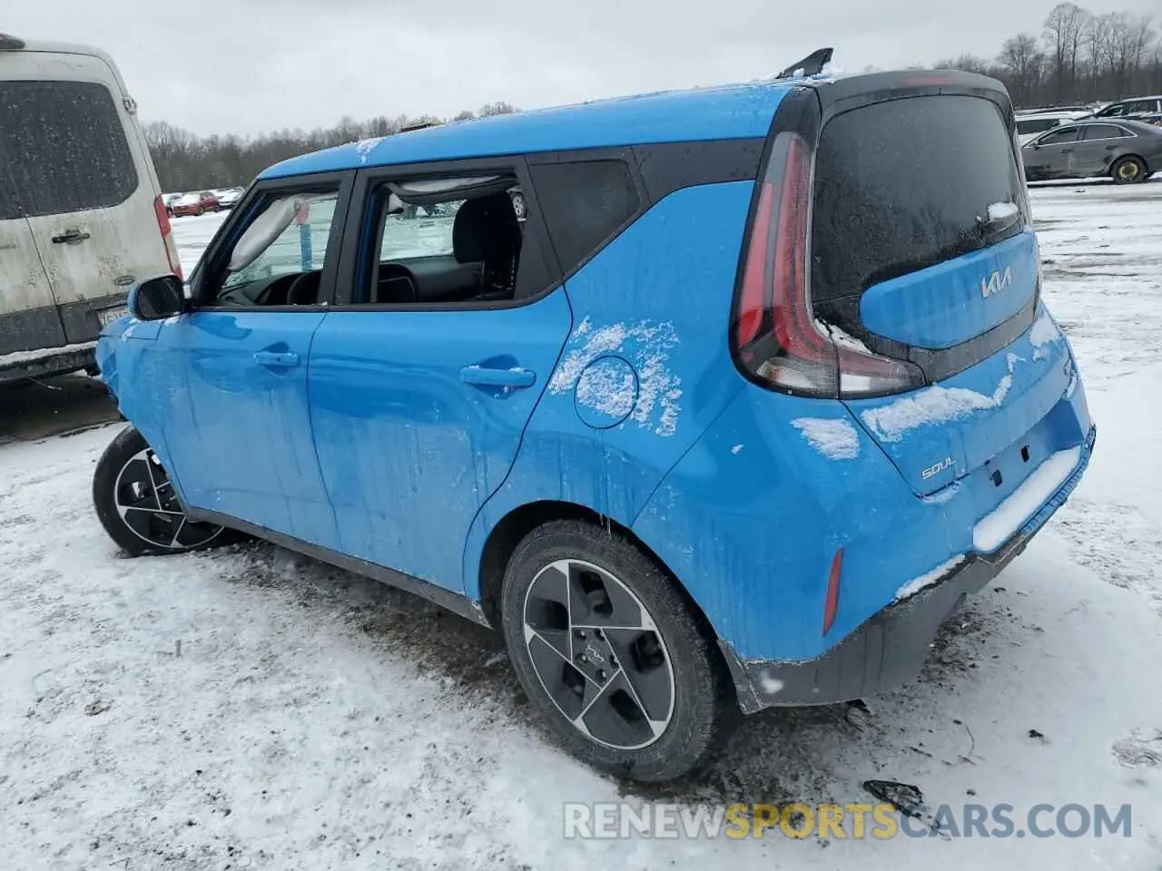 2 fotografías del automóvil dañado KNDJ33AU2S7243981 KIA SOUL 2025