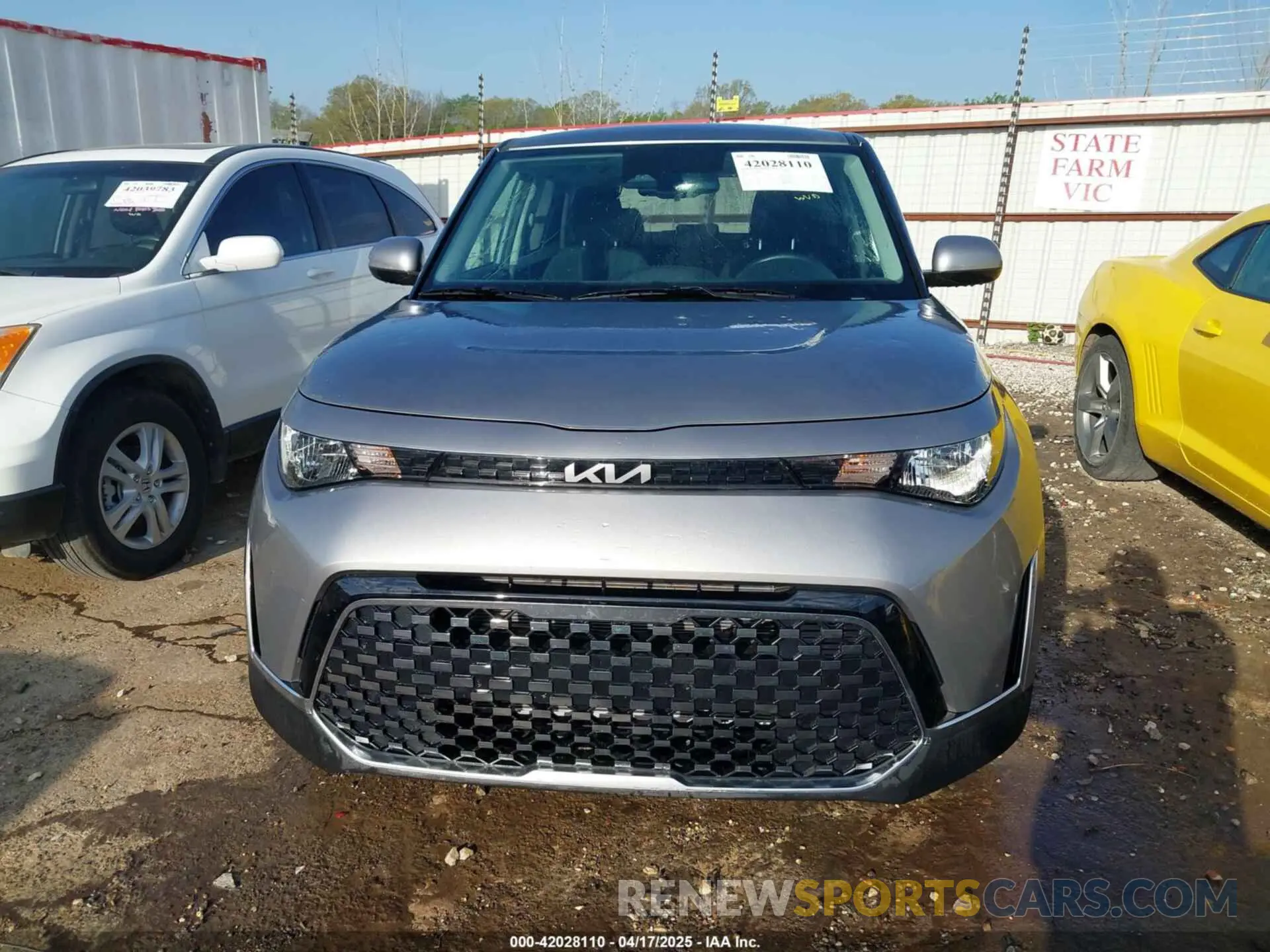 12 fotografías del automóvil dañado KNDJ33AU8S7923691 KIA SOUL 2025