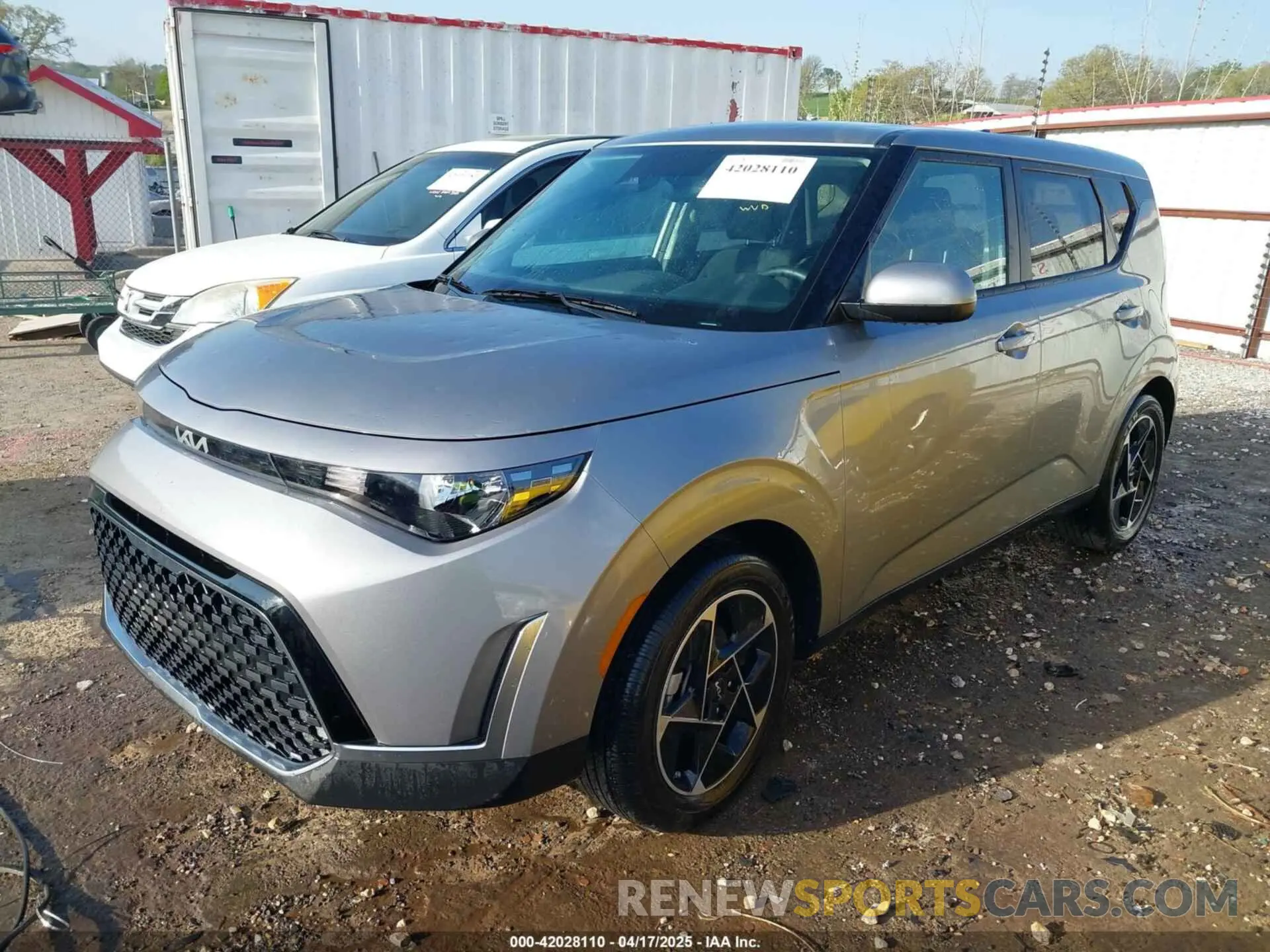 2 fotografías del automóvil dañado KNDJ33AU8S7923691 KIA SOUL 2025