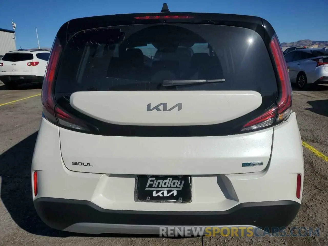 6 fotografías del automóvil dañado KNDJ33AUXS7928813 KIA SOUL 2025