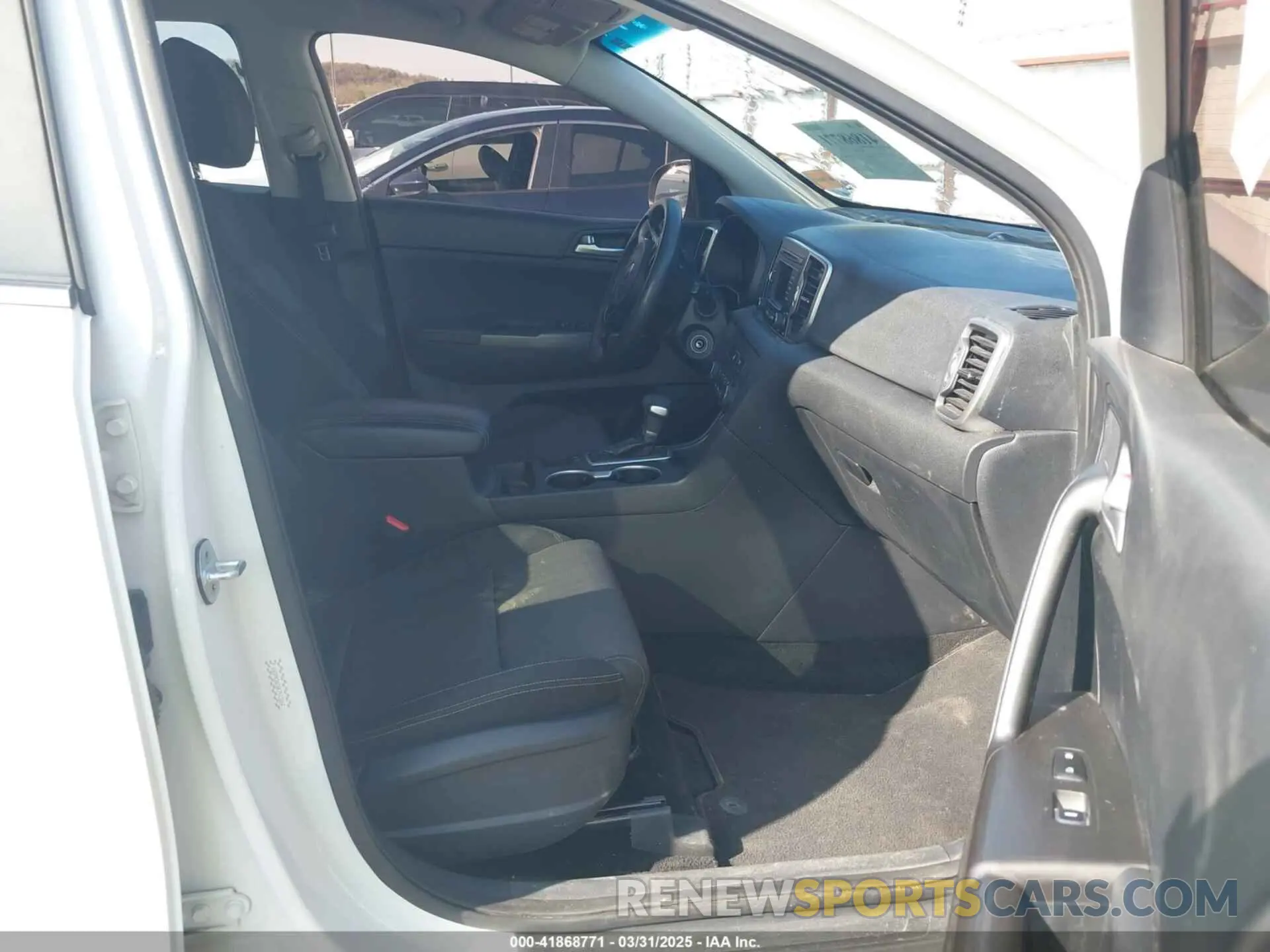 5 fotografías del automóvil dañado KNDPM3AC0K7543064 KIA SPORTAGE 2019