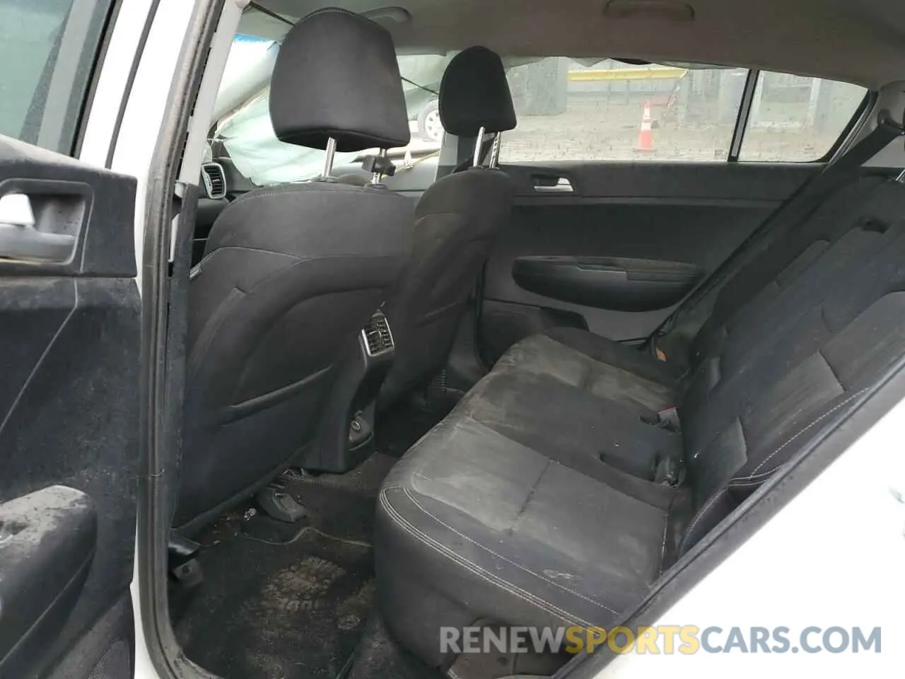 12 fotografías del automóvil dañado KNDPM3AC0K7612075 KIA SPORTAGE 2019