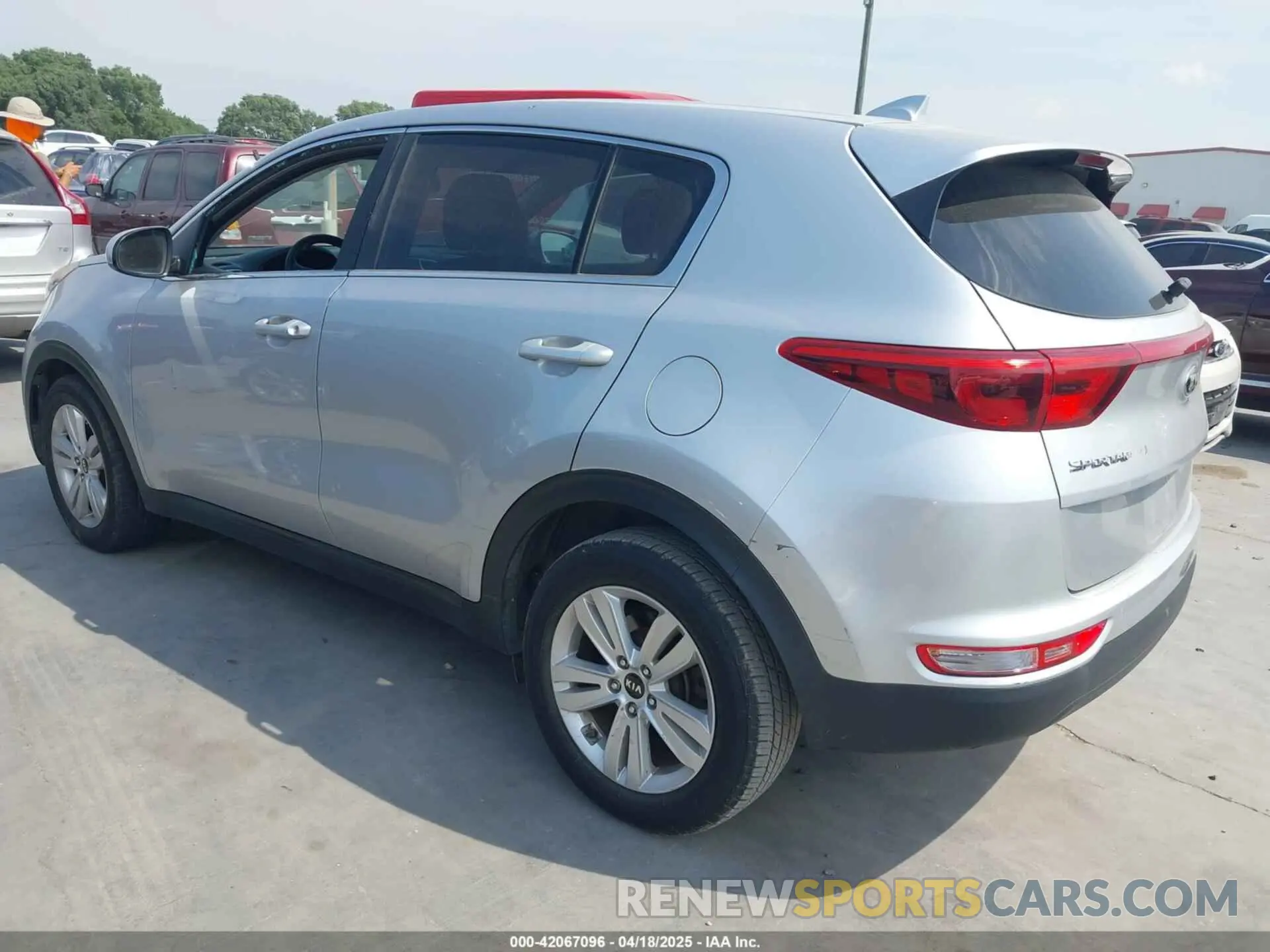 3 fotografías del automóvil dañado KNDPM3AC1K7508498 KIA SPORTAGE 2019