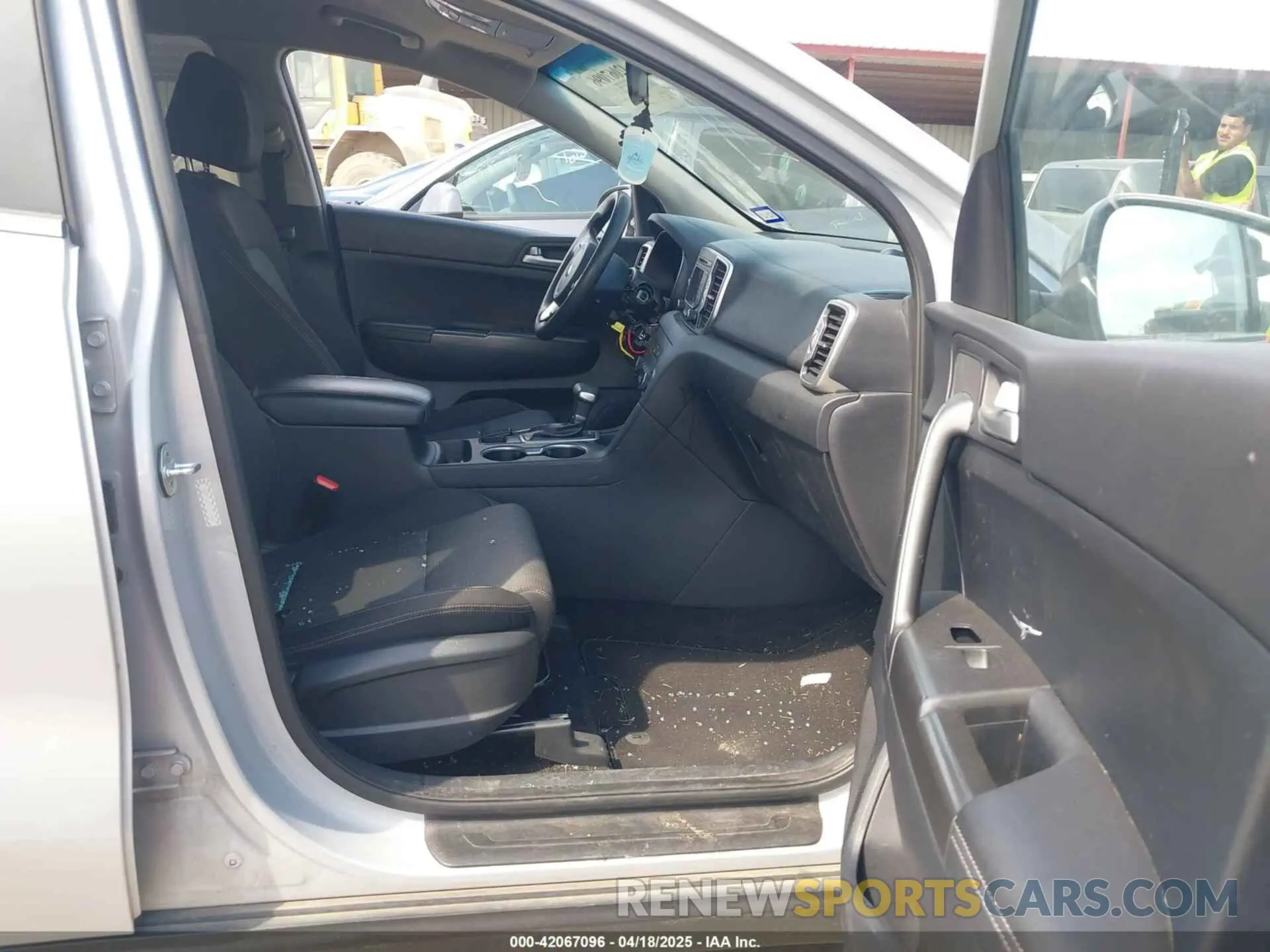 5 fotografías del automóvil dañado KNDPM3AC1K7508498 KIA SPORTAGE 2019