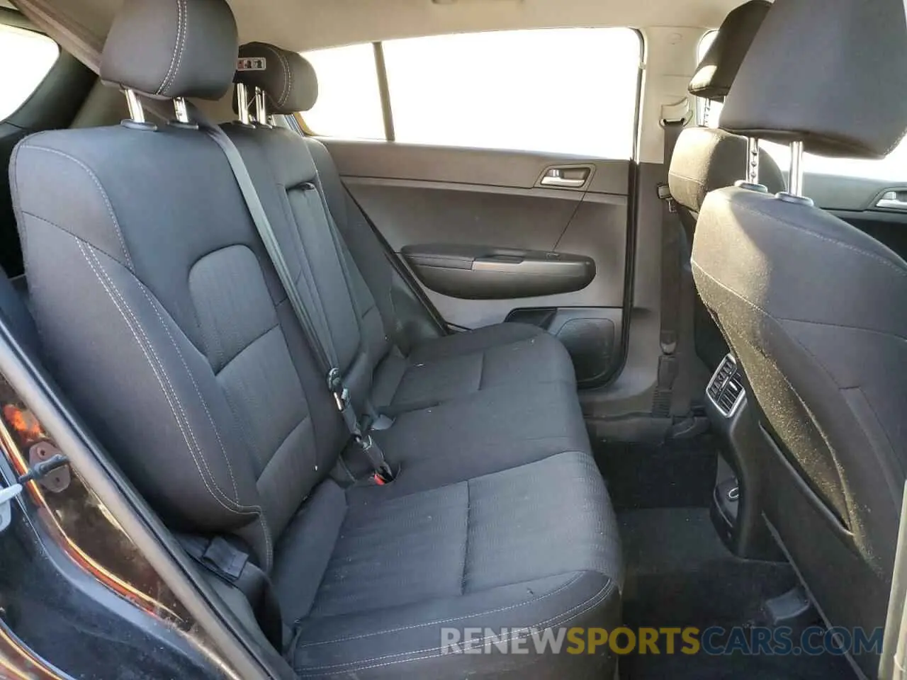 11 fotografías del automóvil dañado KNDPM3AC1K7602025 KIA SPORTAGE 2019