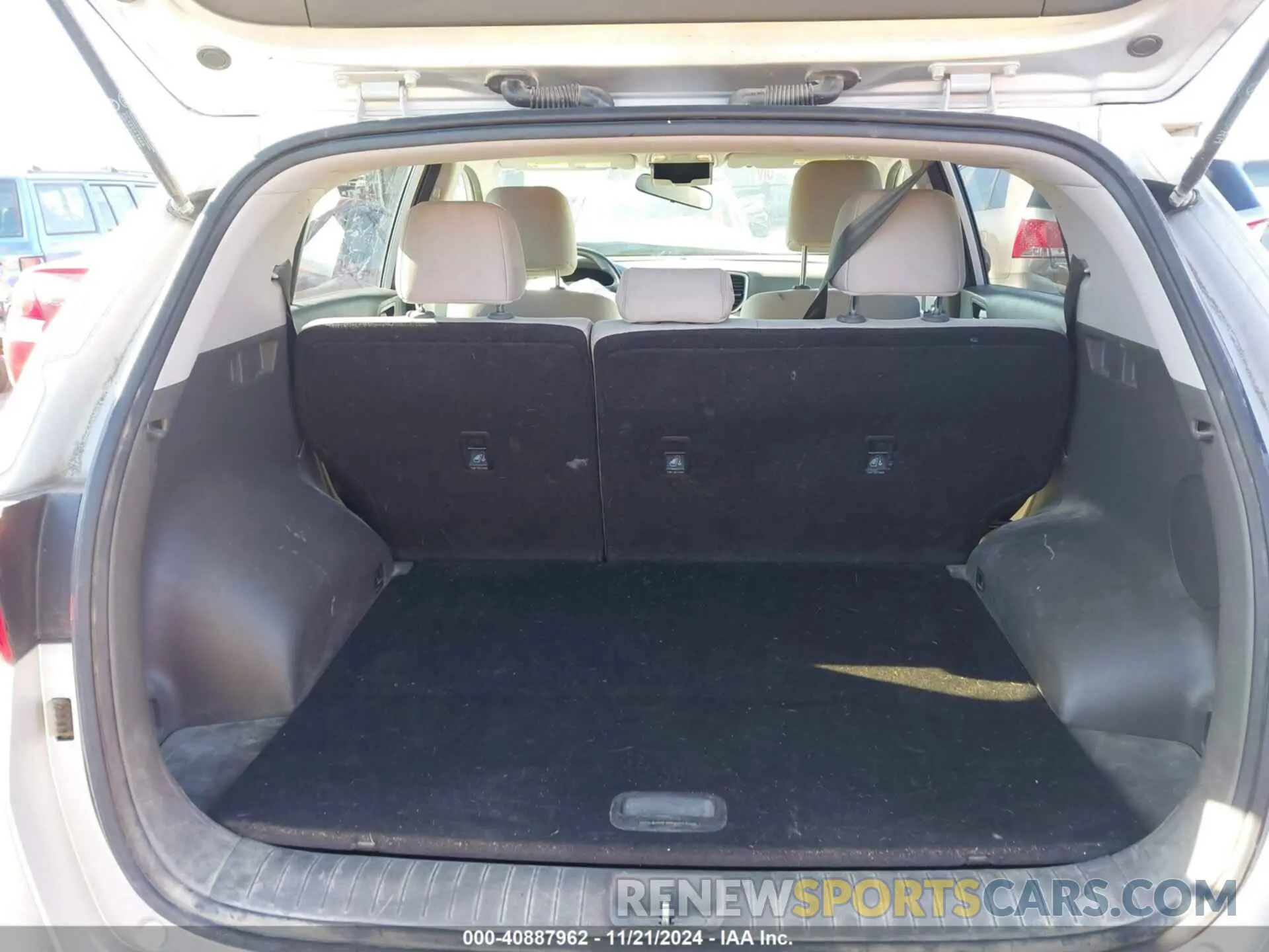 8 fotografías del automóvil dañado KNDPM3AC5K7603839 KIA SPORTAGE 2019
