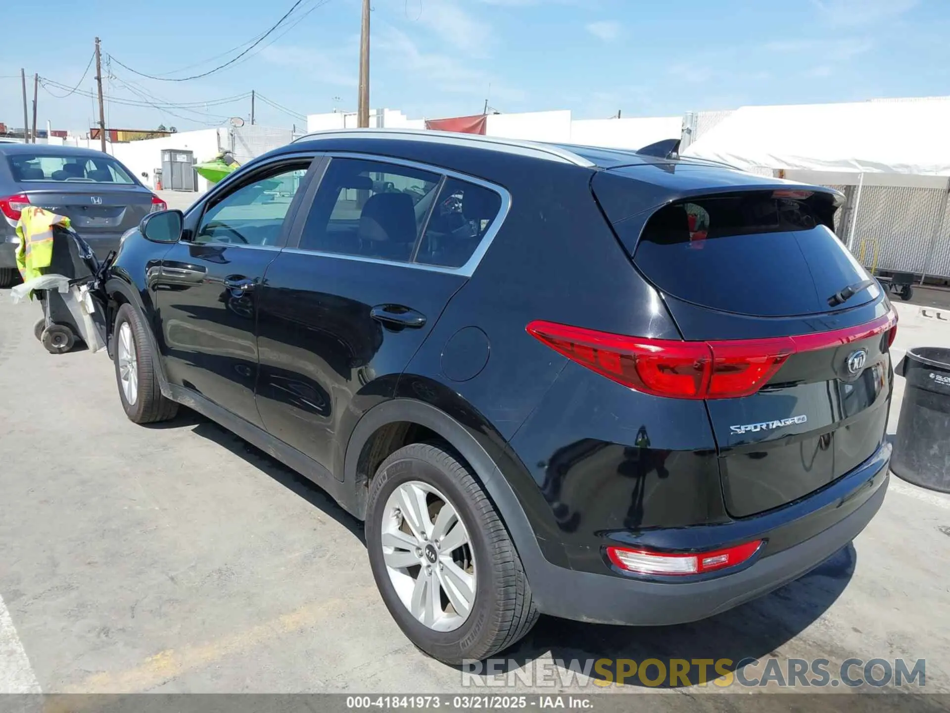 3 fotografías del automóvil dañado KNDPM3AC6K7592138 KIA SPORTAGE 2019