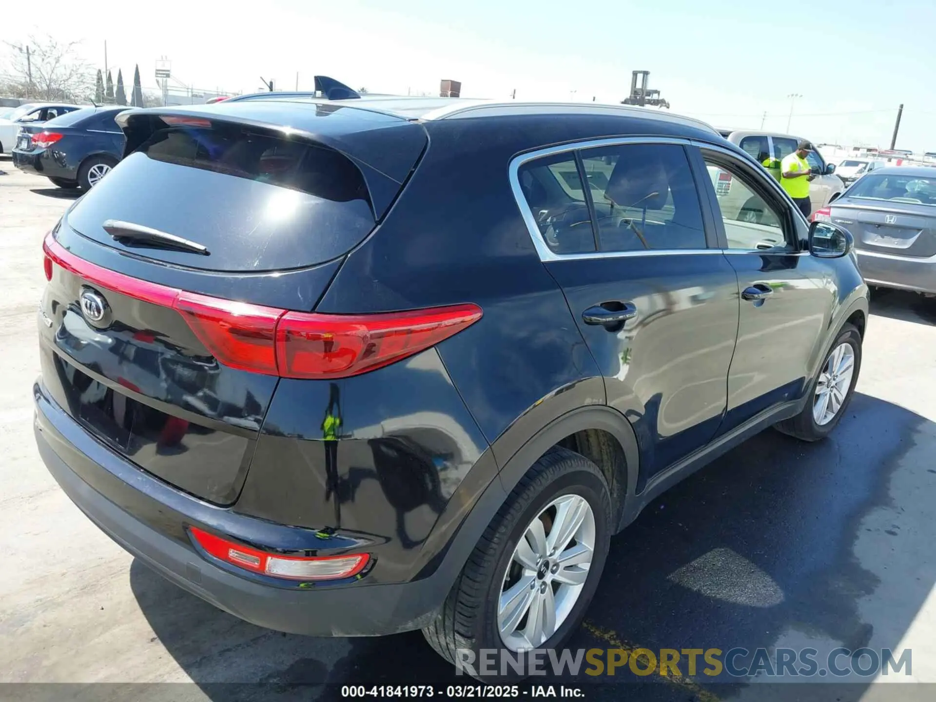 4 fotografías del automóvil dañado KNDPM3AC6K7592138 KIA SPORTAGE 2019