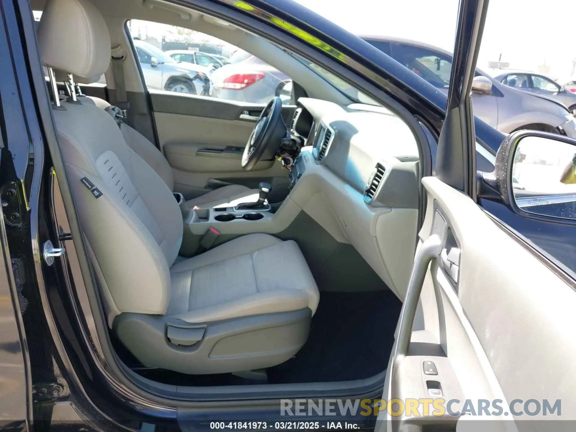 5 fotografías del automóvil dañado KNDPM3AC6K7592138 KIA SPORTAGE 2019