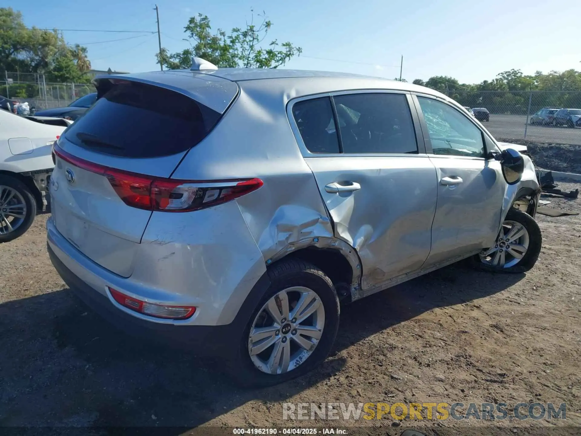 4 fotografías del automóvil dañado KNDPM3AC8K7591055 KIA SPORTAGE 2019