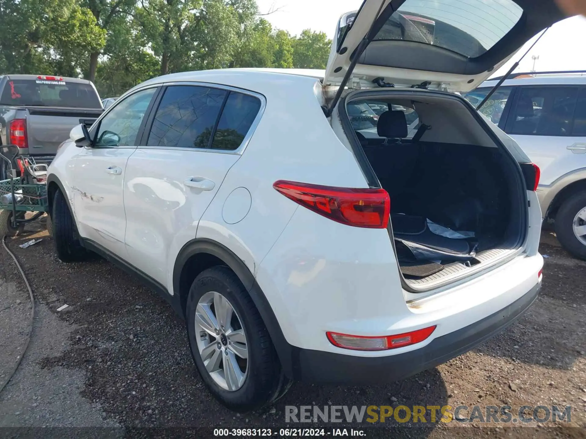 3 fotografías del automóvil dañado KNDPM3ACXK7496173 KIA SPORTAGE 2019