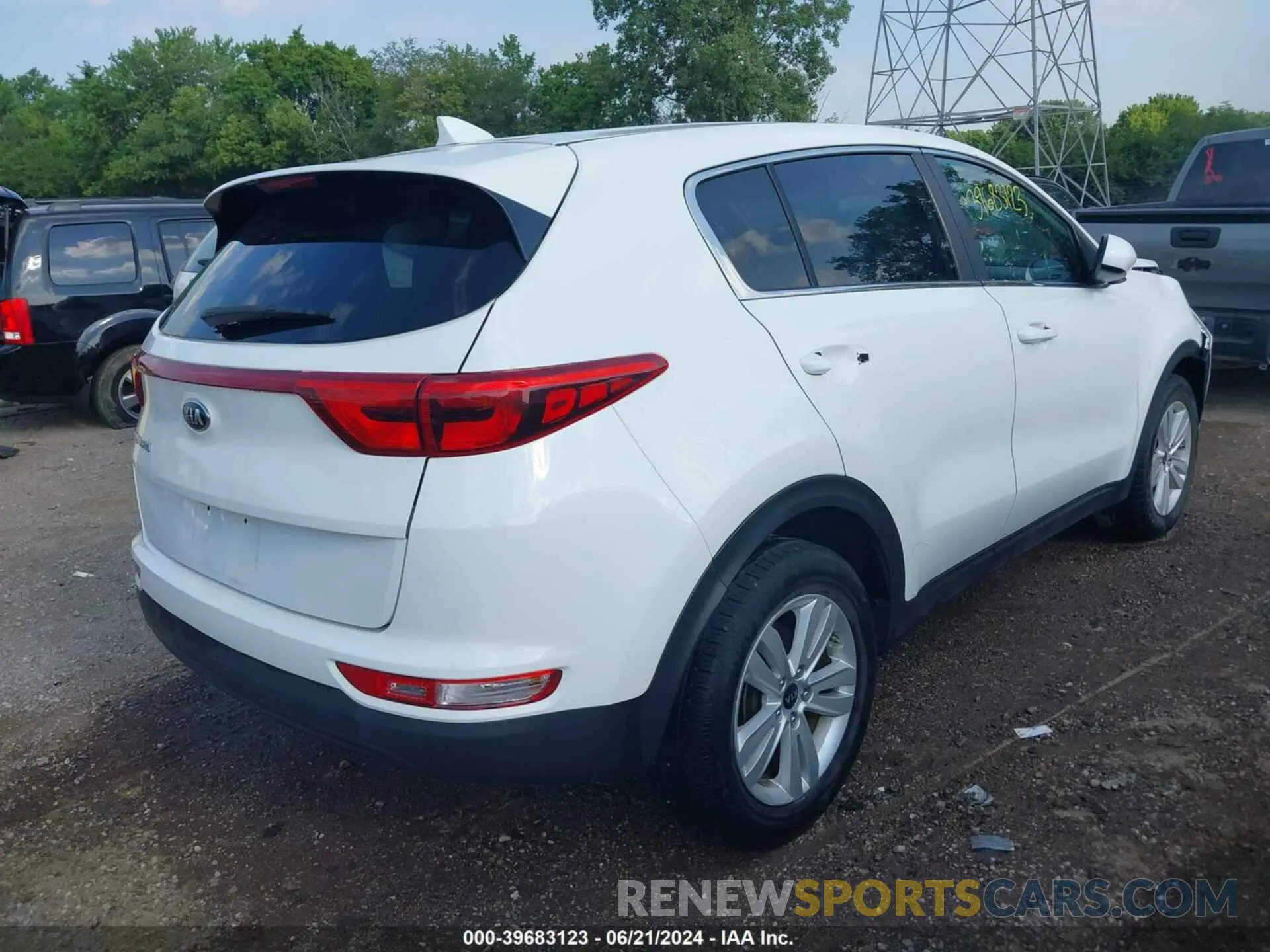 4 fotografías del automóvil dañado KNDPM3ACXK7496173 KIA SPORTAGE 2019