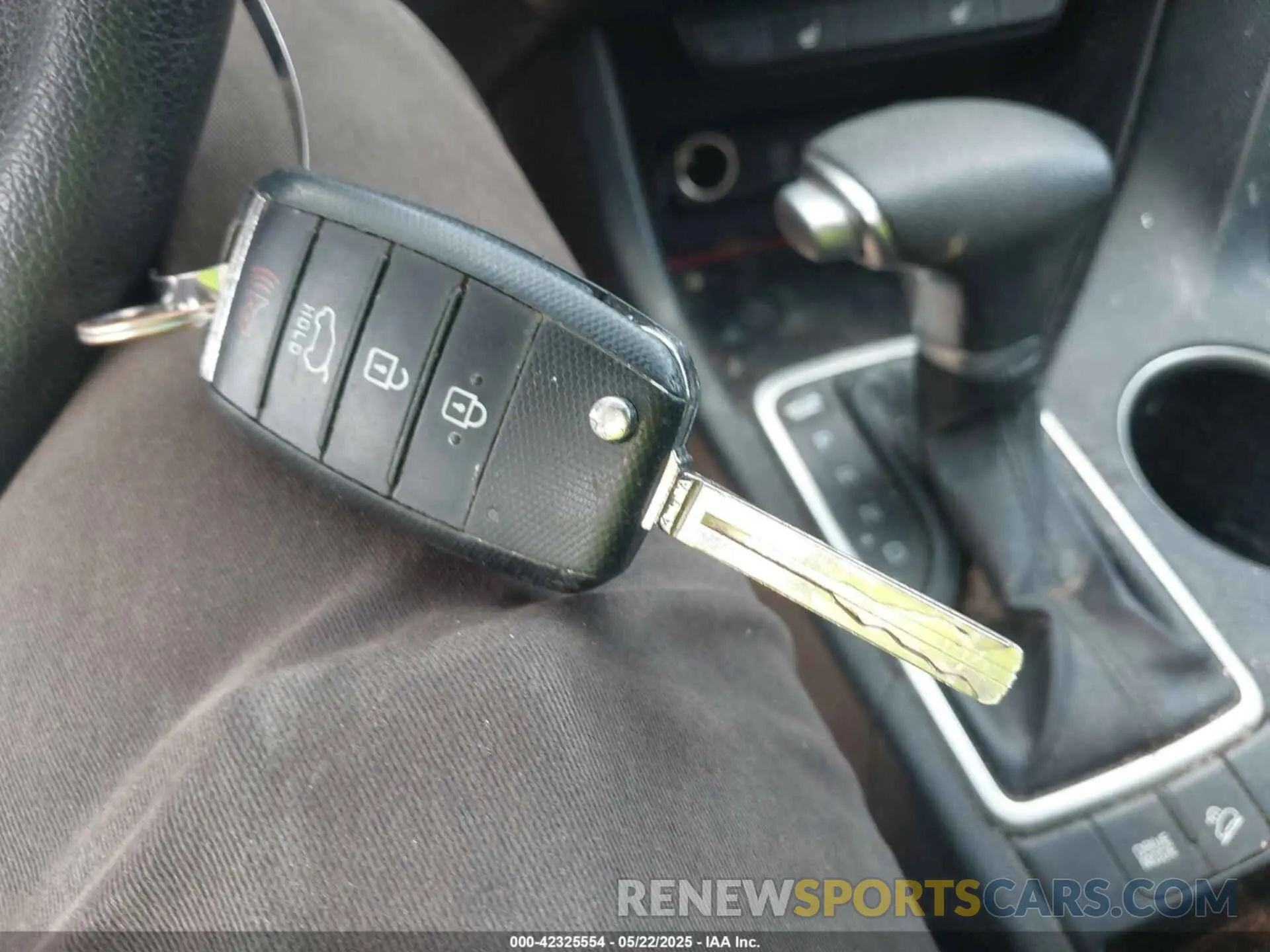 11 fotografías del automóvil dañado KNDPM3ACXK7545596 KIA SPORTAGE 2019