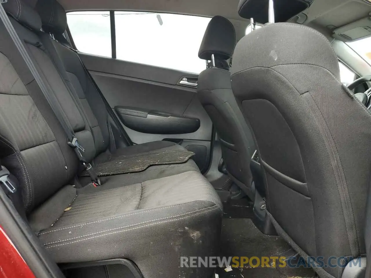 11 fotografías del automóvil dañado KNDPM3ACXK7563693 KIA SPORTAGE 2019