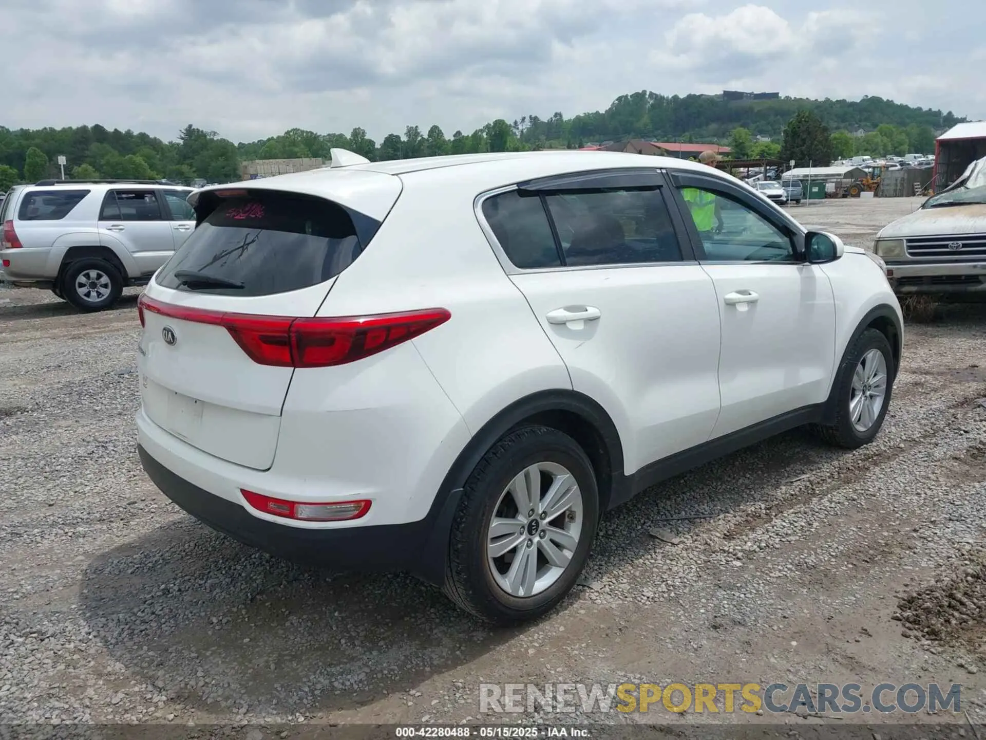 4 fotografías del automóvil dañado KNDPM3ACXK7626226 KIA SPORTAGE 2019