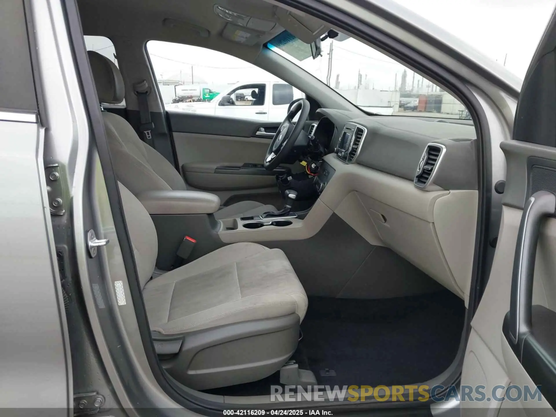5 fotografías del automóvil dañado KNDPM3ACXK7626856 KIA SPORTAGE 2019