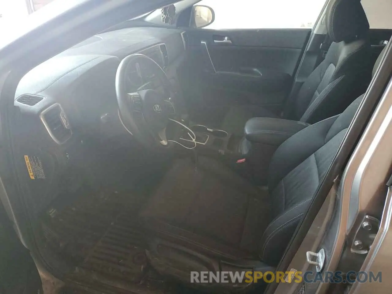 7 fotografías del automóvil dañado KNDPMCAC0K7618961 KIA SPORTAGE 2019
