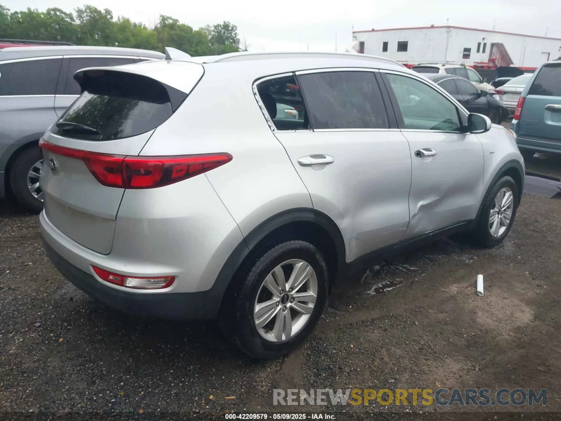4 fotografías del automóvil dañado KNDPMCAC1K7581368 KIA SPORTAGE 2019