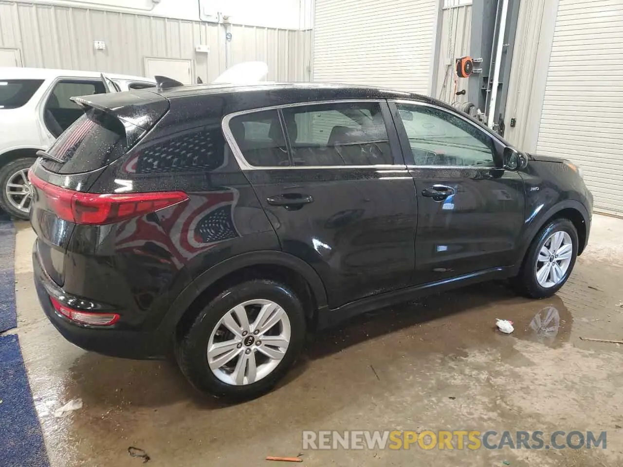3 fotografías del automóvil dañado KNDPMCAC1K7601747 KIA SPORTAGE 2019